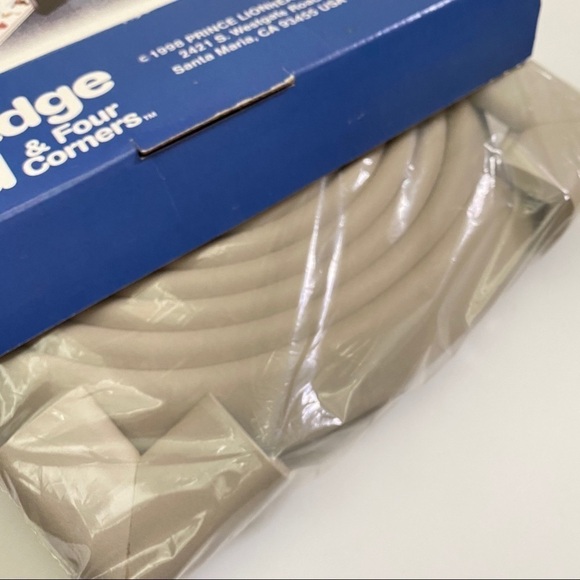 Prince Lionheart Cushiony Table Edge Guard Corners - Picture 4 of 5